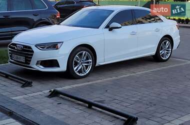 Седан Audi A4 2021 в Ужгороді