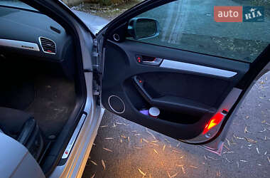 Седан Audi A4 2012 в Луцьку