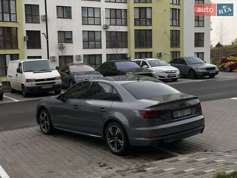 Седан Audi A4 2017 в Ровно