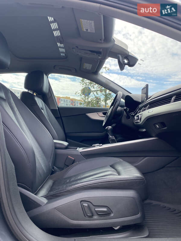 Седан Audi A4 2017 в Ровно