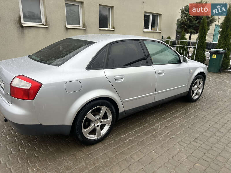 Седан Audi A4 2001 в Самборе