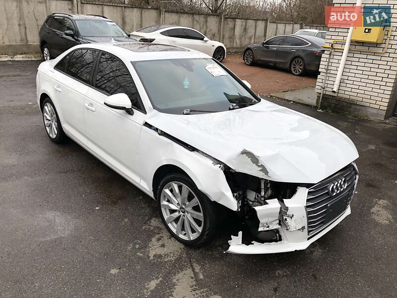 Седан Audi A4 2017 в Ирпене