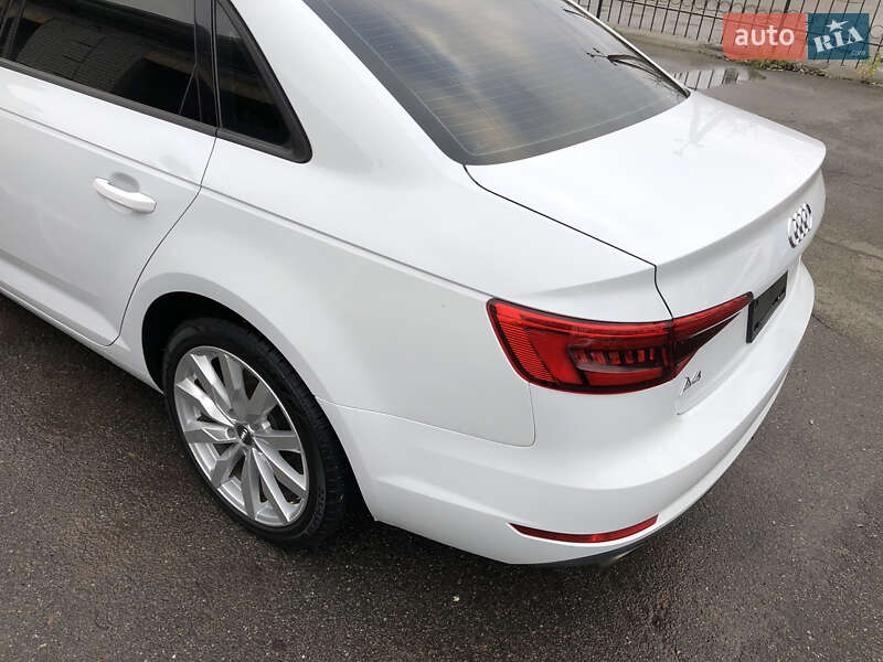 Седан Audi A4 2017 в Ирпене