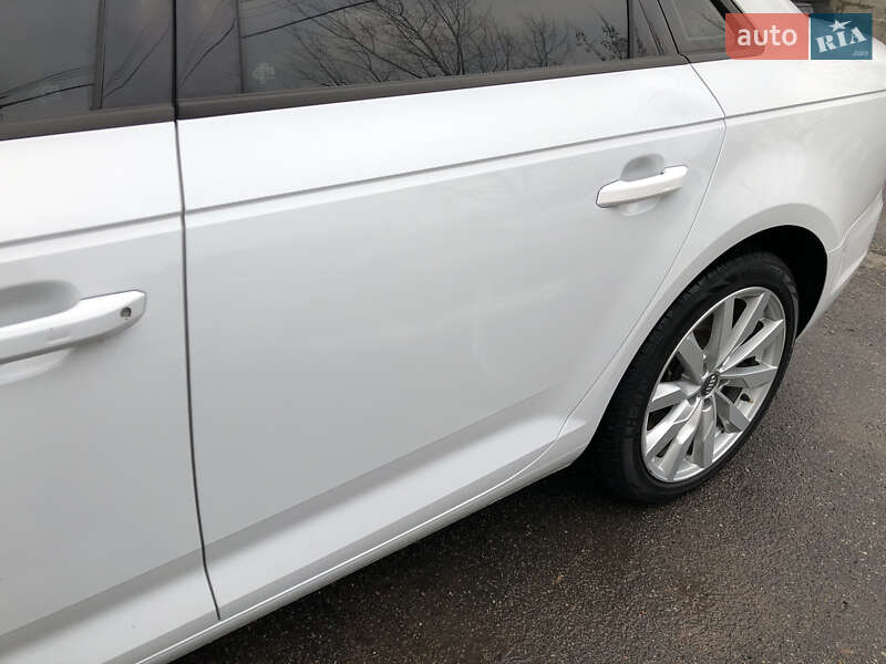 Седан Audi A4 2017 в Ирпене