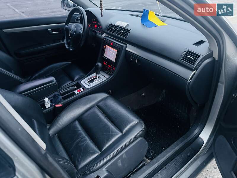 Седан Audi A4 2004 в Белогородке