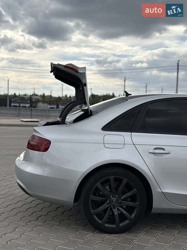 Седан Audi A4 2013 в Миколаєві