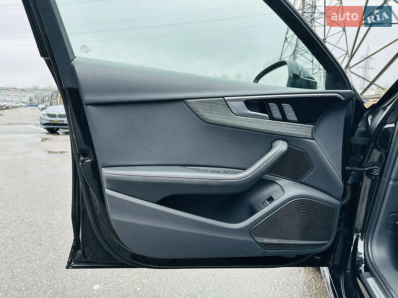 Седан Audi A4 2021 в Харкові