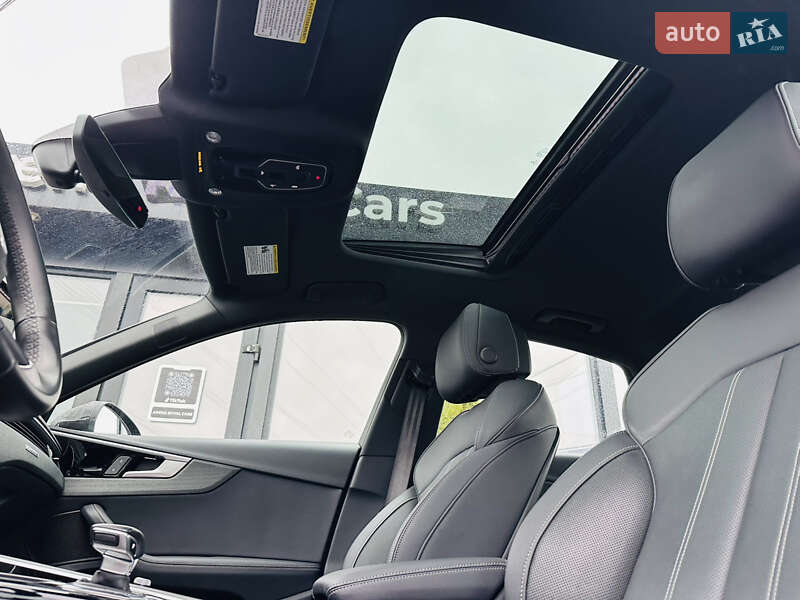 Седан Audi A4 2021 в Харкові
