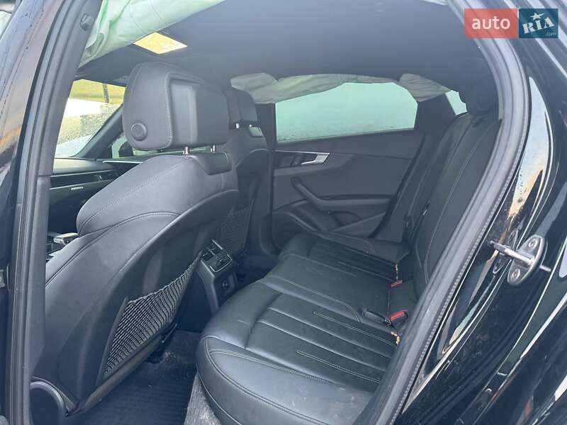 Седан Audi A4 2020 в Львові