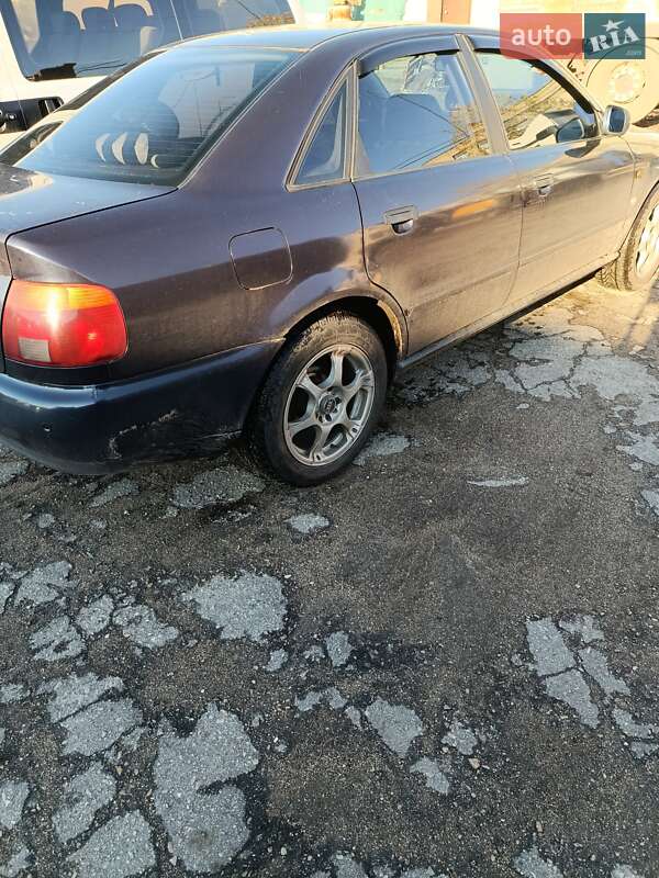 Седан Audi A4 1996 в Черкассах