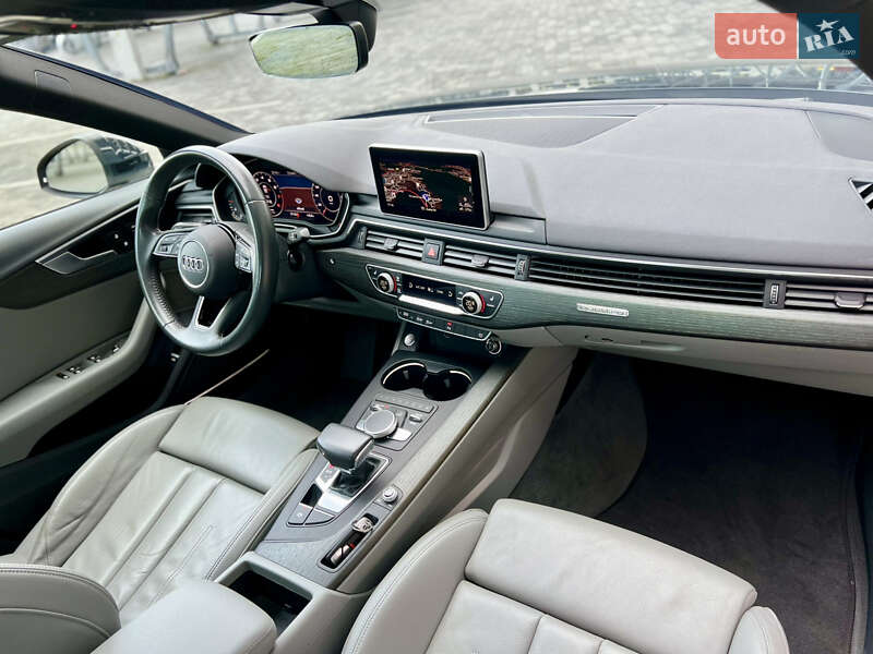 Седан Audi A4 2018 в Львові