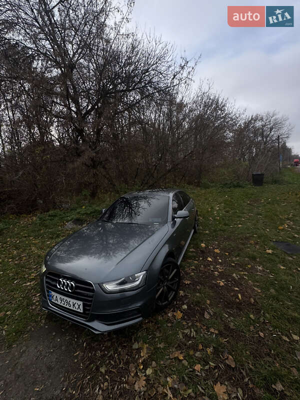 Седан Audi A4 2013 в Киеве
