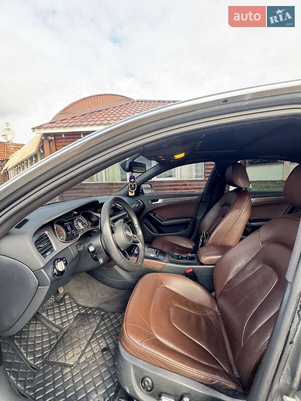 Седан Audi A4 2013 в Киеве