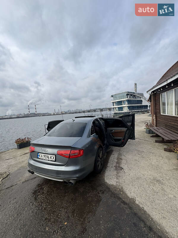 Седан Audi A4 2013 в Киеве