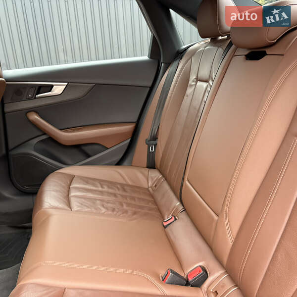Седан Audi A4 2018 в Тернополі