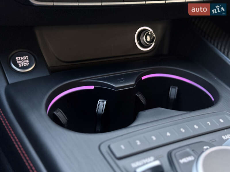 Седан Audi A4 2017 в Луцке