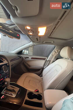 Седан Audi A4 2012 в Луцьку