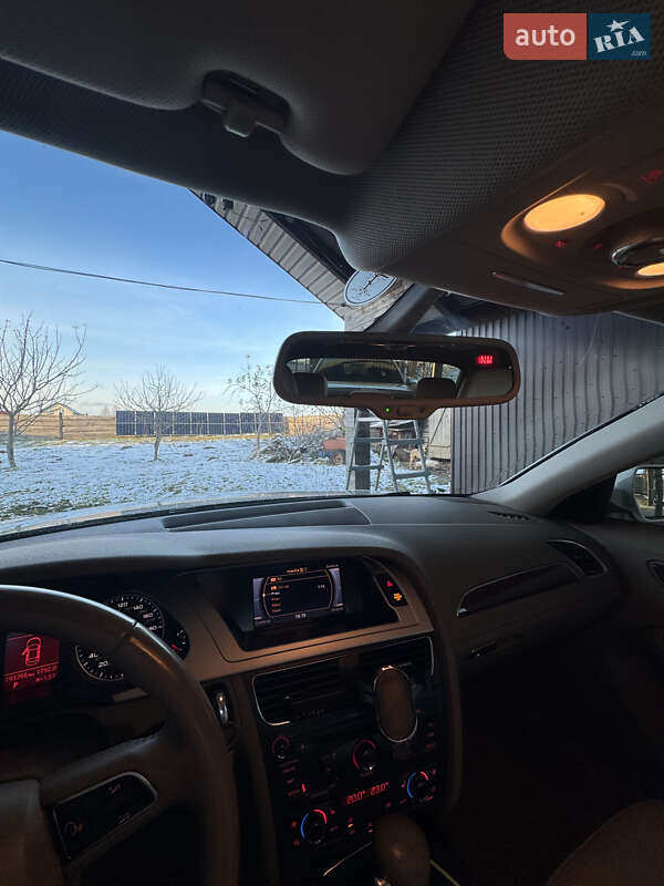 Седан Audi A4 2012 в Луцьку