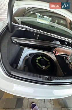 Седан Audi A4 2012 в Луцьку