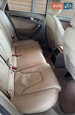 Седан Audi A4 2012 в Луцьку