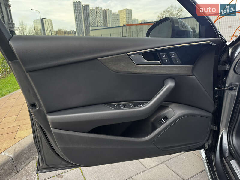 Седан Audi A4 2020 в Киеве