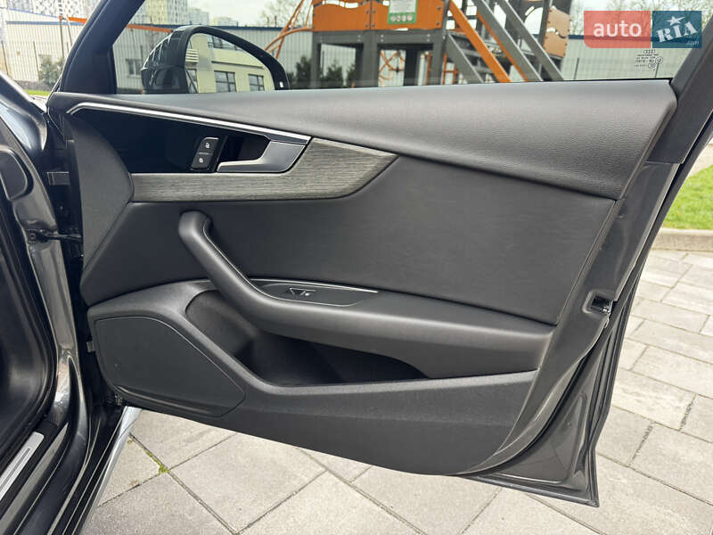Седан Audi A4 2020 в Киеве