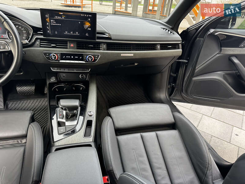 Седан Audi A4 2020 в Киеве