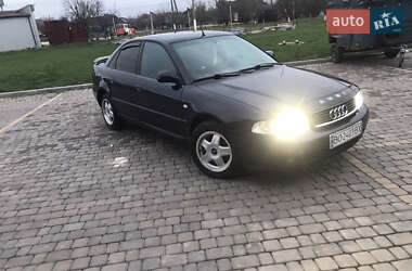Седан Audi A4 2000 в Теофіполі