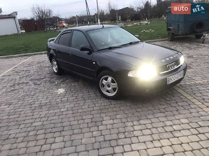 Седан Audi A4 2000 в Теофіполі