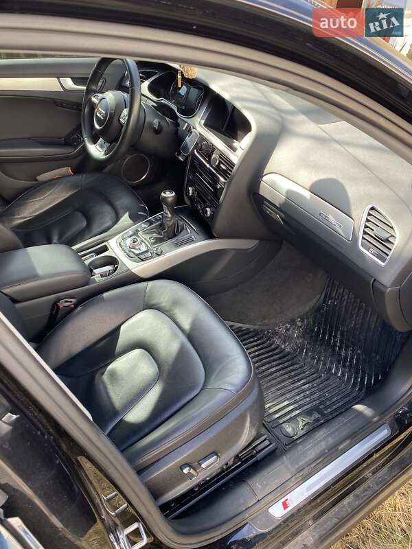 Седан Audi A4 2013 в Києві
