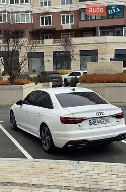 Седан Audi A4 2020 в Гайвороні