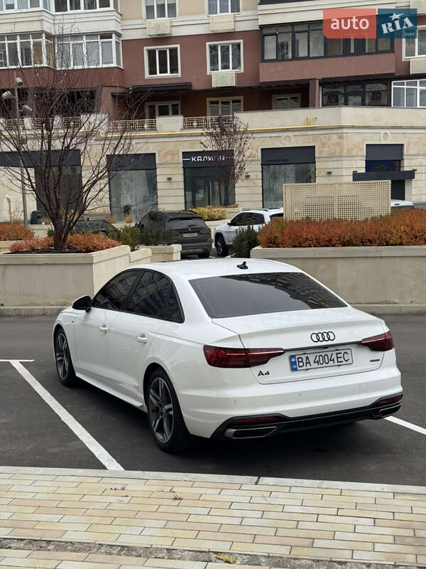 Седан Audi A4 2020 в Гайвороні