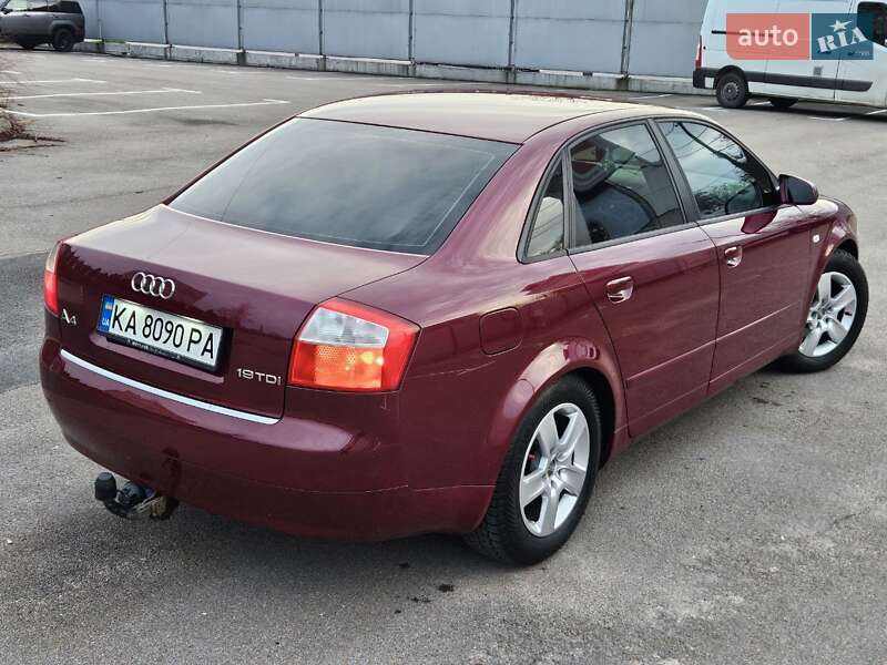 Седан Audi A4 2004 в Киеве