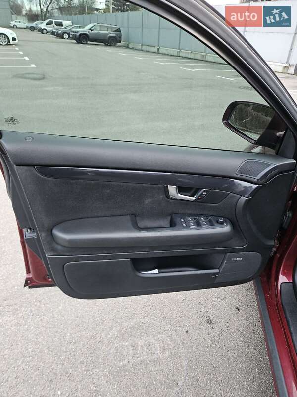 Седан Audi A4 2004 в Киеве