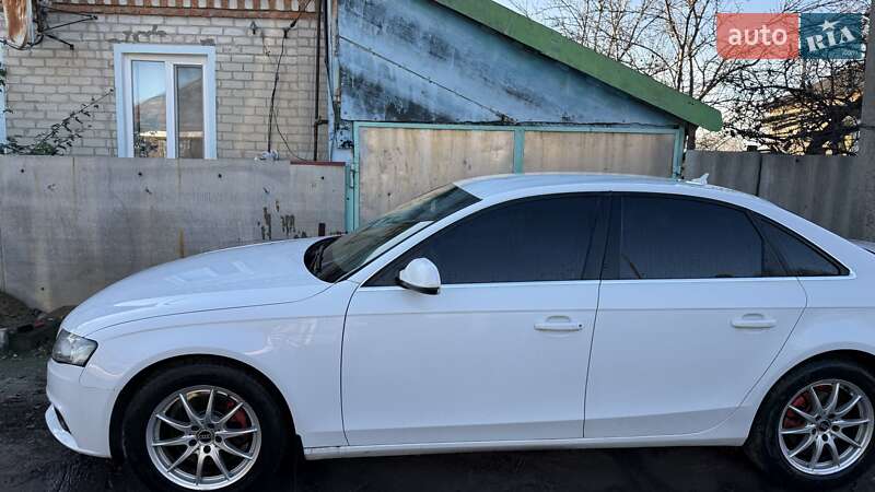 Седан Audi A4 2011 в Балаклее