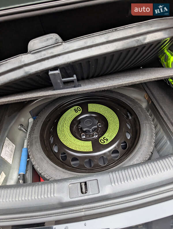 Седан Audi A4 2015 в Львове