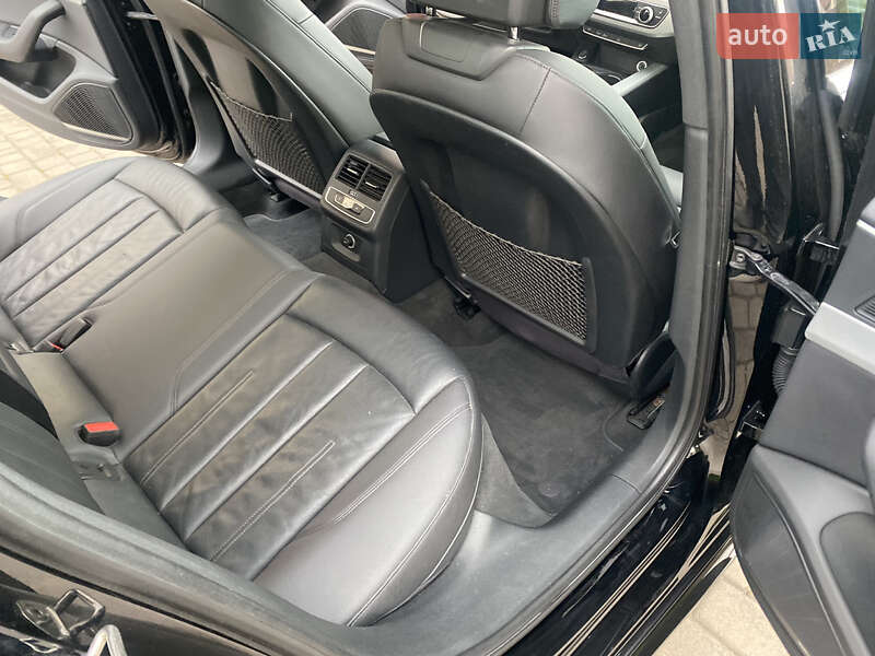 Седан Audi A4 2017 в Самборі