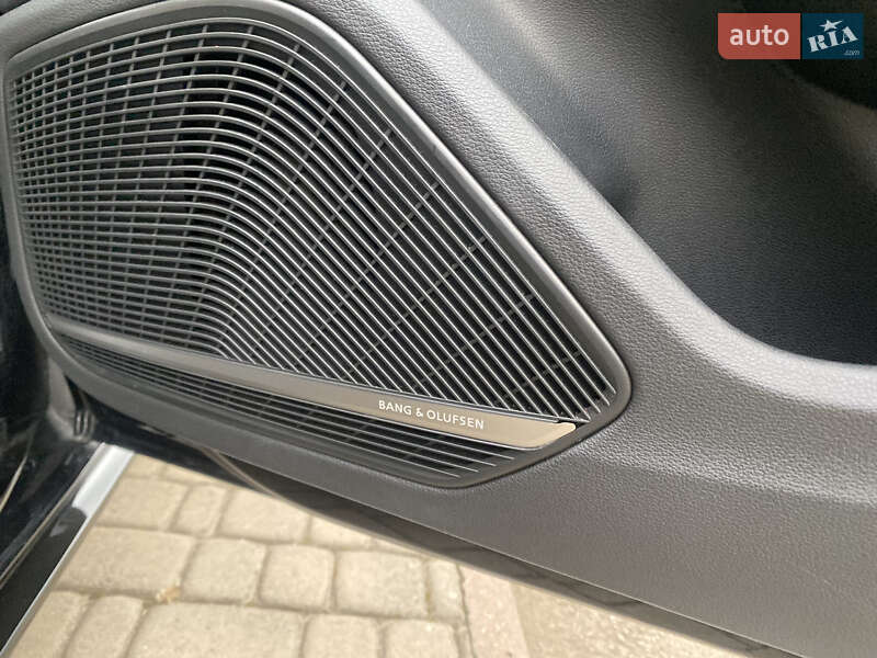 Седан Audi A4 2017 в Самборі