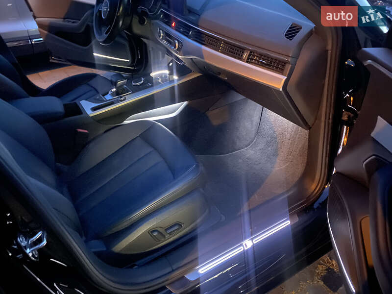 Седан Audi A4 2017 в Самборі