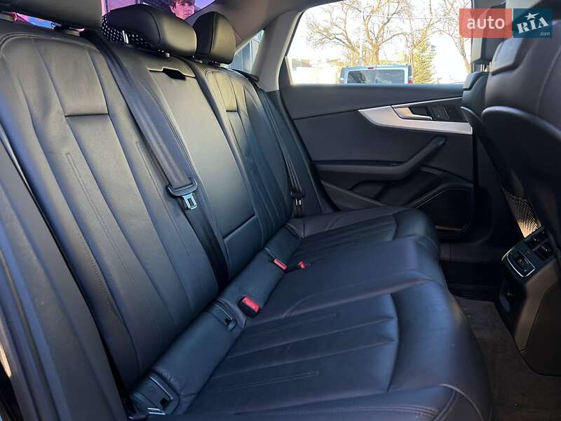 Седан Audi A4 2016 в Івано-Франківську