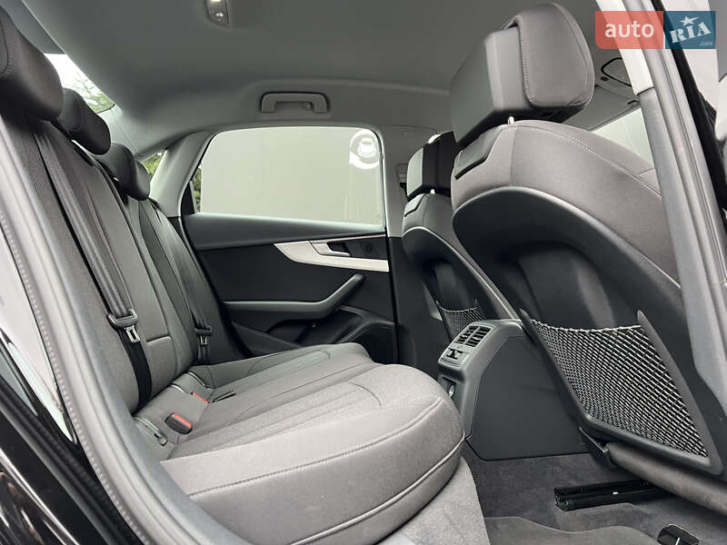 Седан Audi A4 2023 в Львове фото 25 Седан Audi A4 2023 в Львове