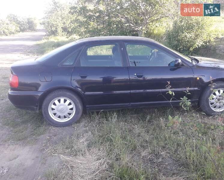 Седан Audi A4 1999 в Измаиле