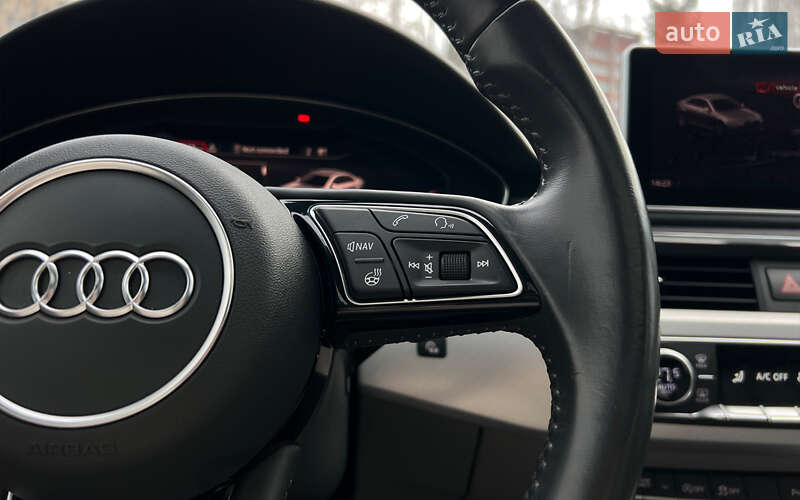 Седан Audi A4 2017 в Львове