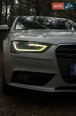 Седан Audi A4 2012 в Луцке