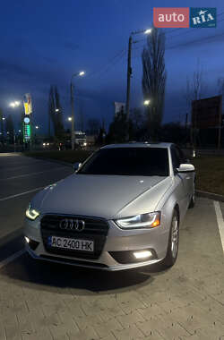 Седан Audi A4 2012 в Луцке