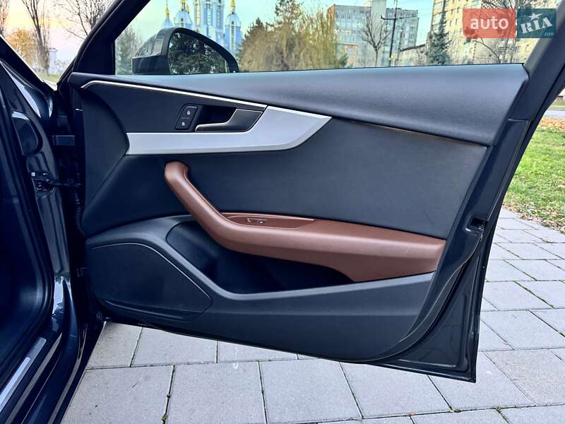 Седан Audi A4 2019 в Виннице