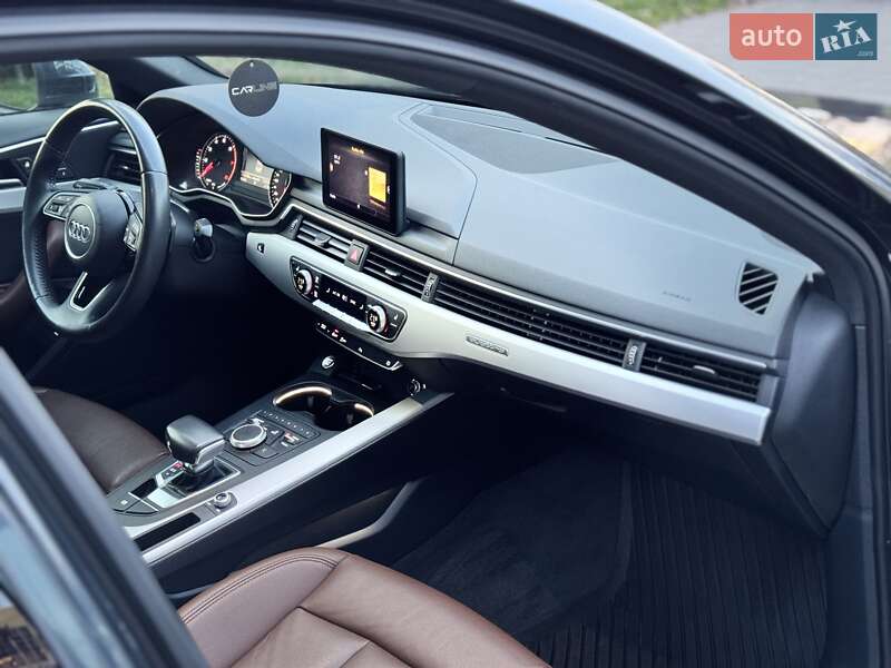 Седан Audi A4 2019 в Виннице