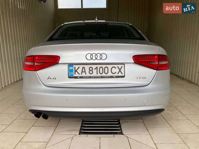 Седан Audi A4 2013 в Вараше