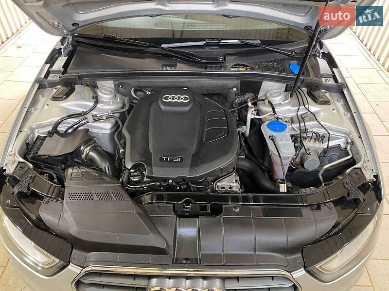 Седан Audi A4 2013 в Вараше