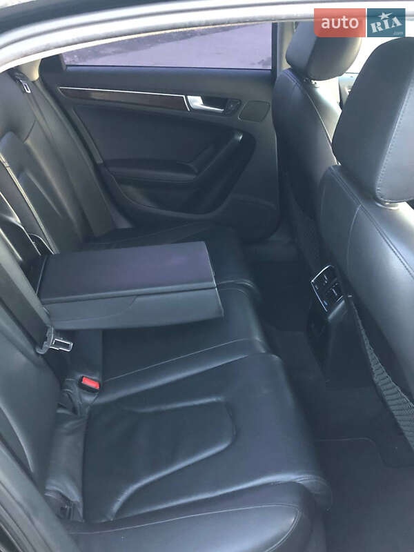 Седан Audi A4 2011 в Киеве